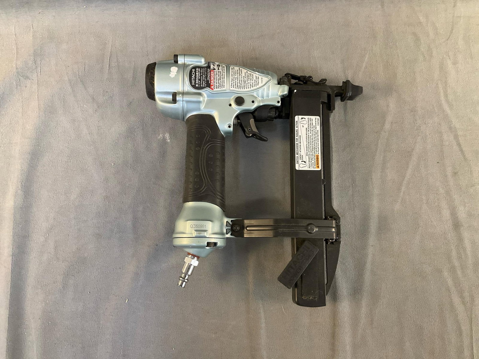 Hitachi Stapler Gun - 3