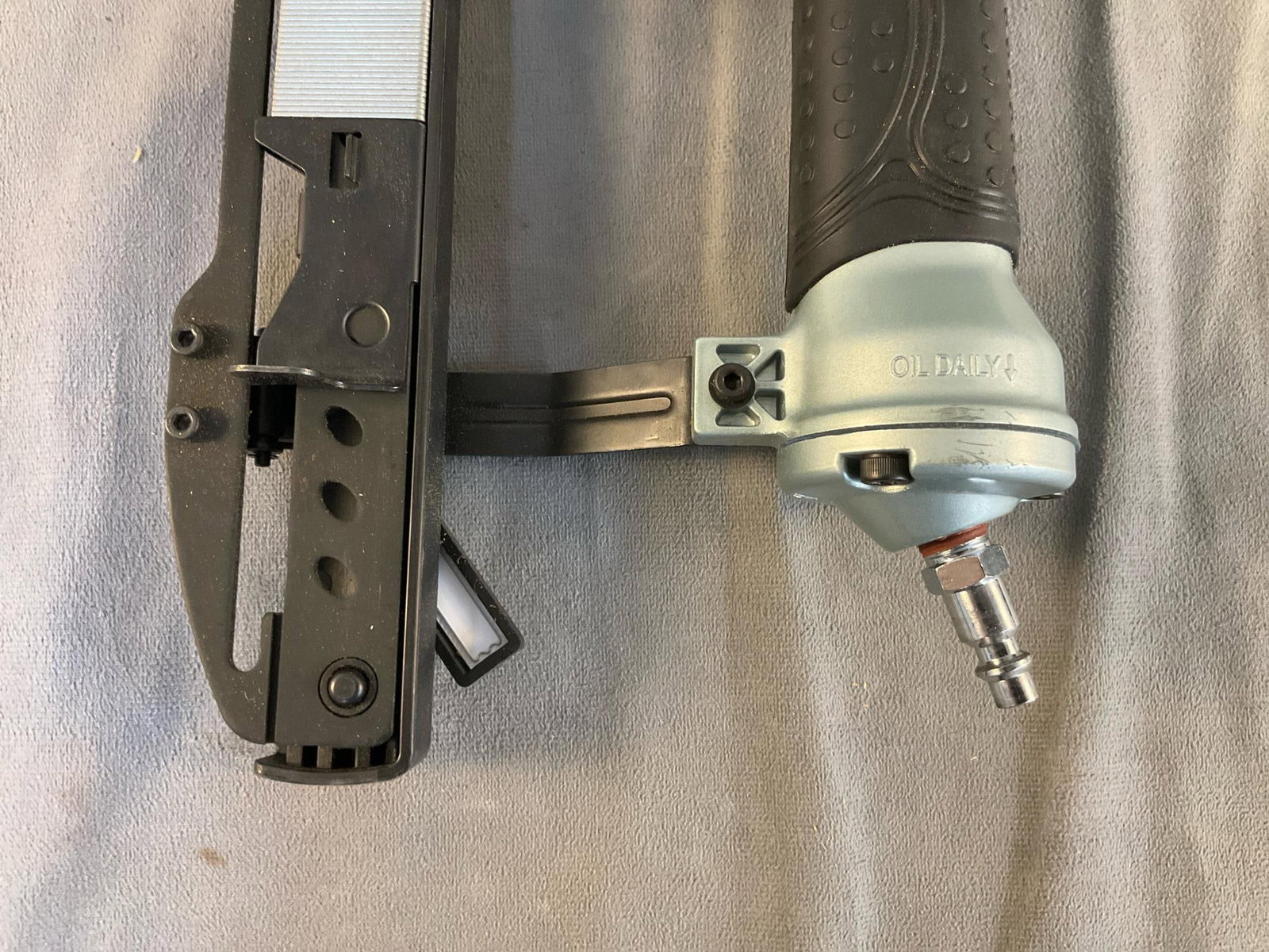 Hitachi Stapler Gun - 5