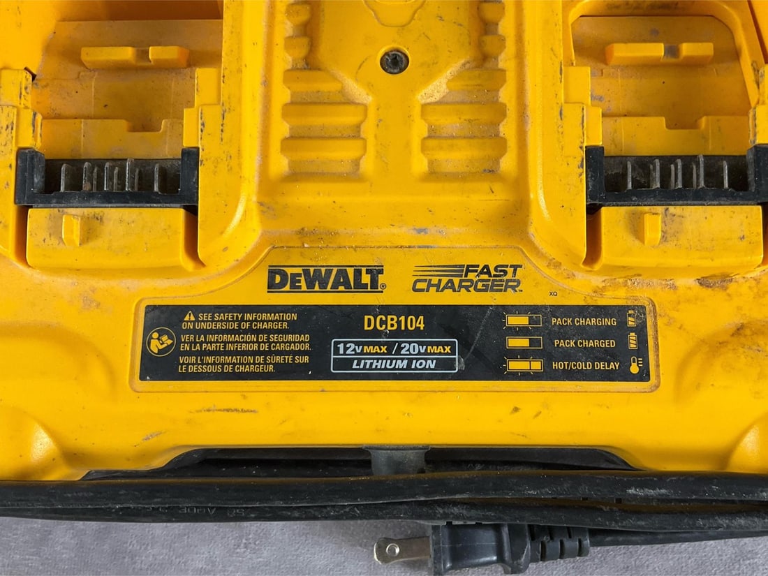 Dewalt Charger - 4