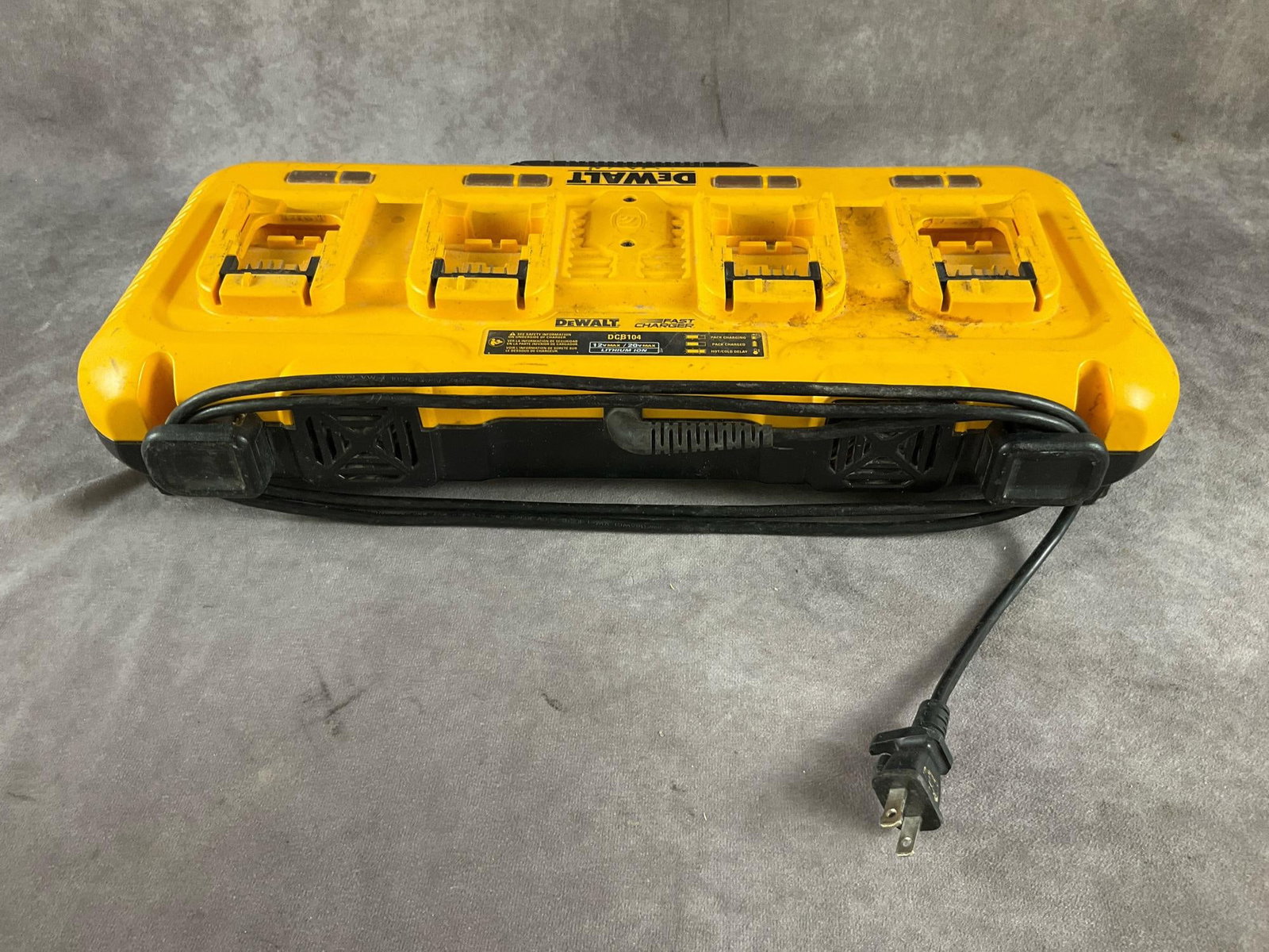 Dewalt Charger - 5