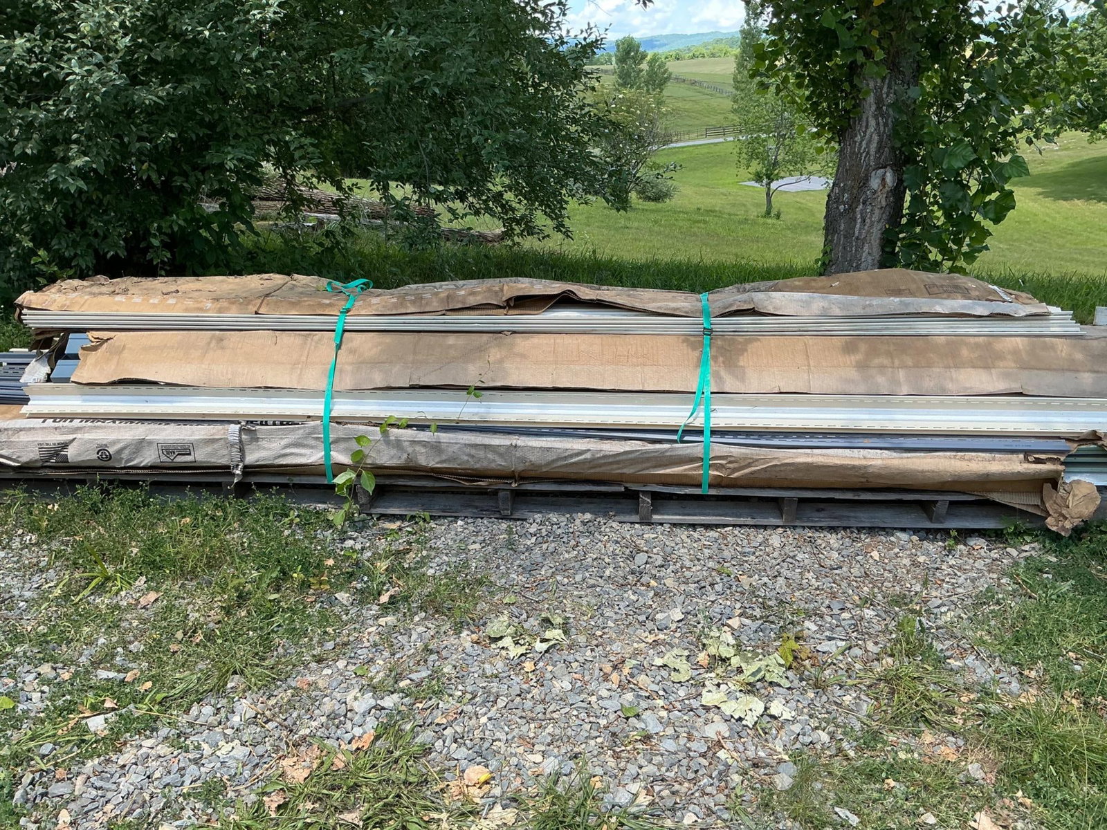 Vinyl Siding & More: Assorted vinyl siding with windows and door trim, starters and planks. Assorted colors. Located off site, 6 miles from auction house. Preview available by appointment. Pickup at same location.
