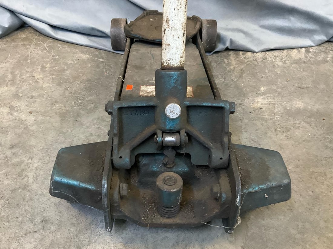 Sears Service Jack - 2