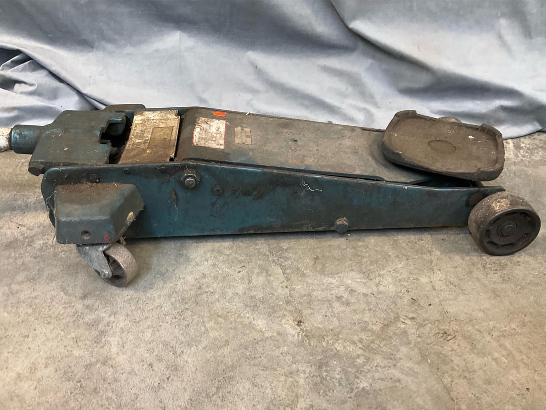 Sears Service Jack - 6
