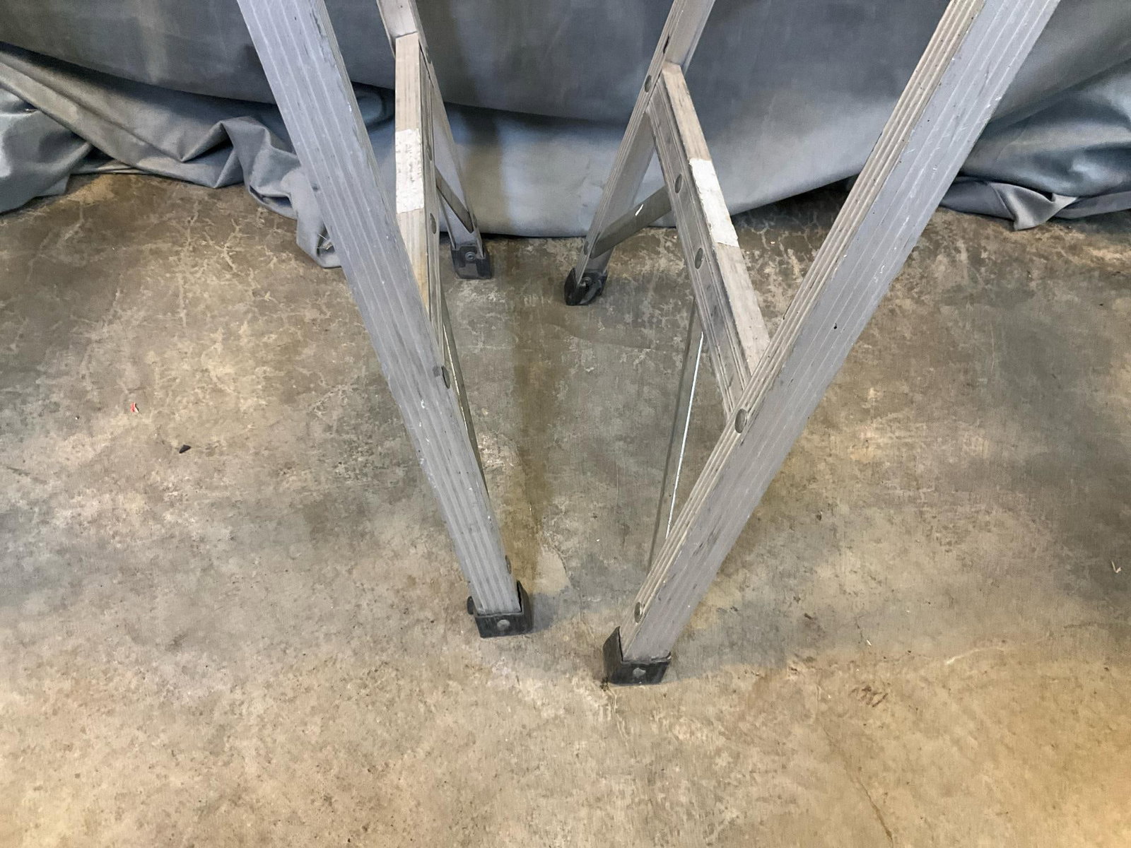 Huskey Step Ladders - 4
