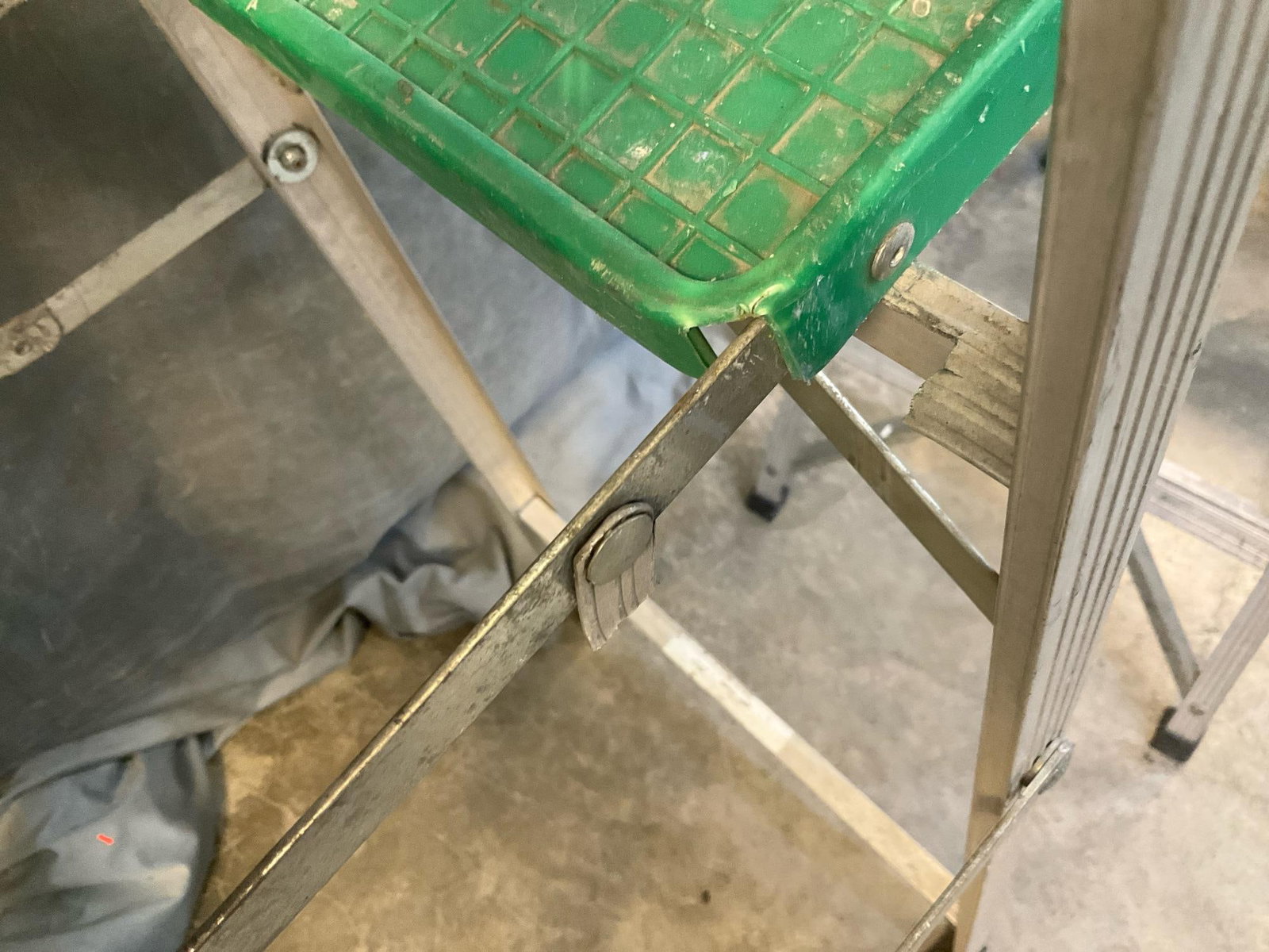 Huskey Step Ladders - 9
