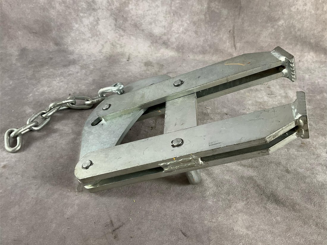 Vestil Pallet Puller - 3
