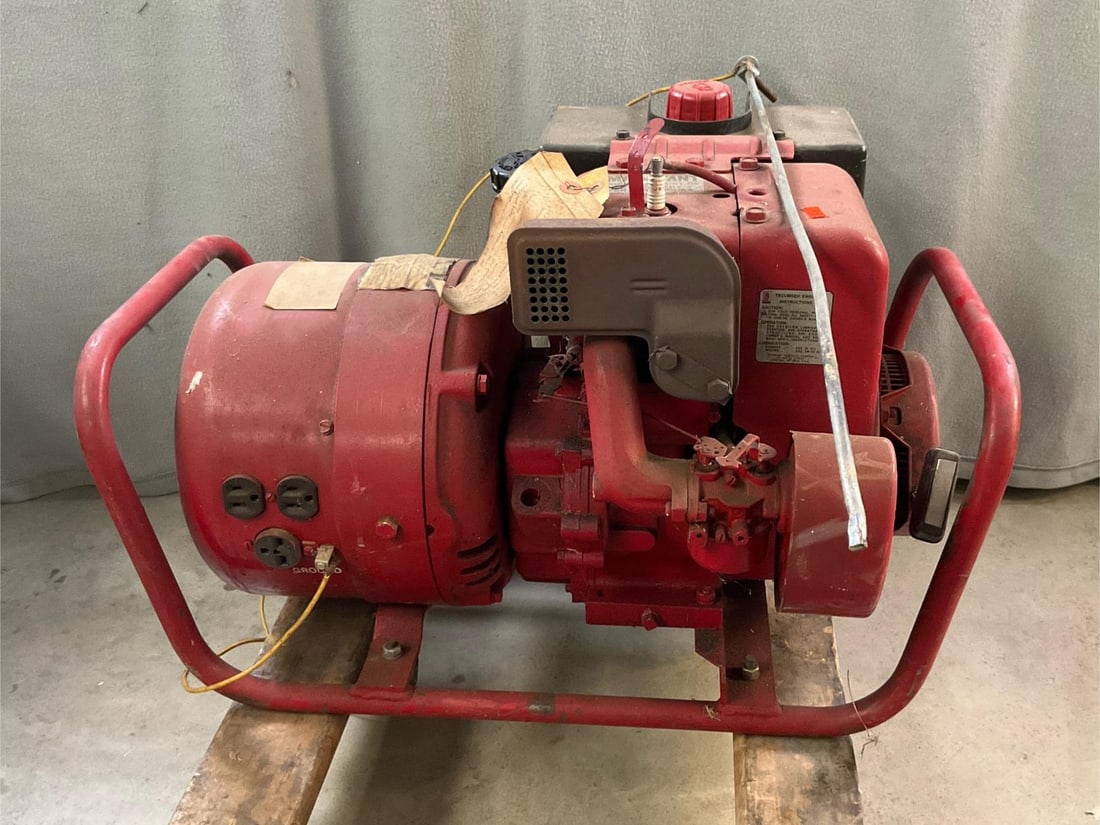 Tecumseh Generator: Vintage 4000 watt gasoline powered generator. Has two 120 volt outlet and one 240 volt outlet. Used, untested, motor does roll free. Measures 25 inches long X 18 inches wide X 16 inches high.