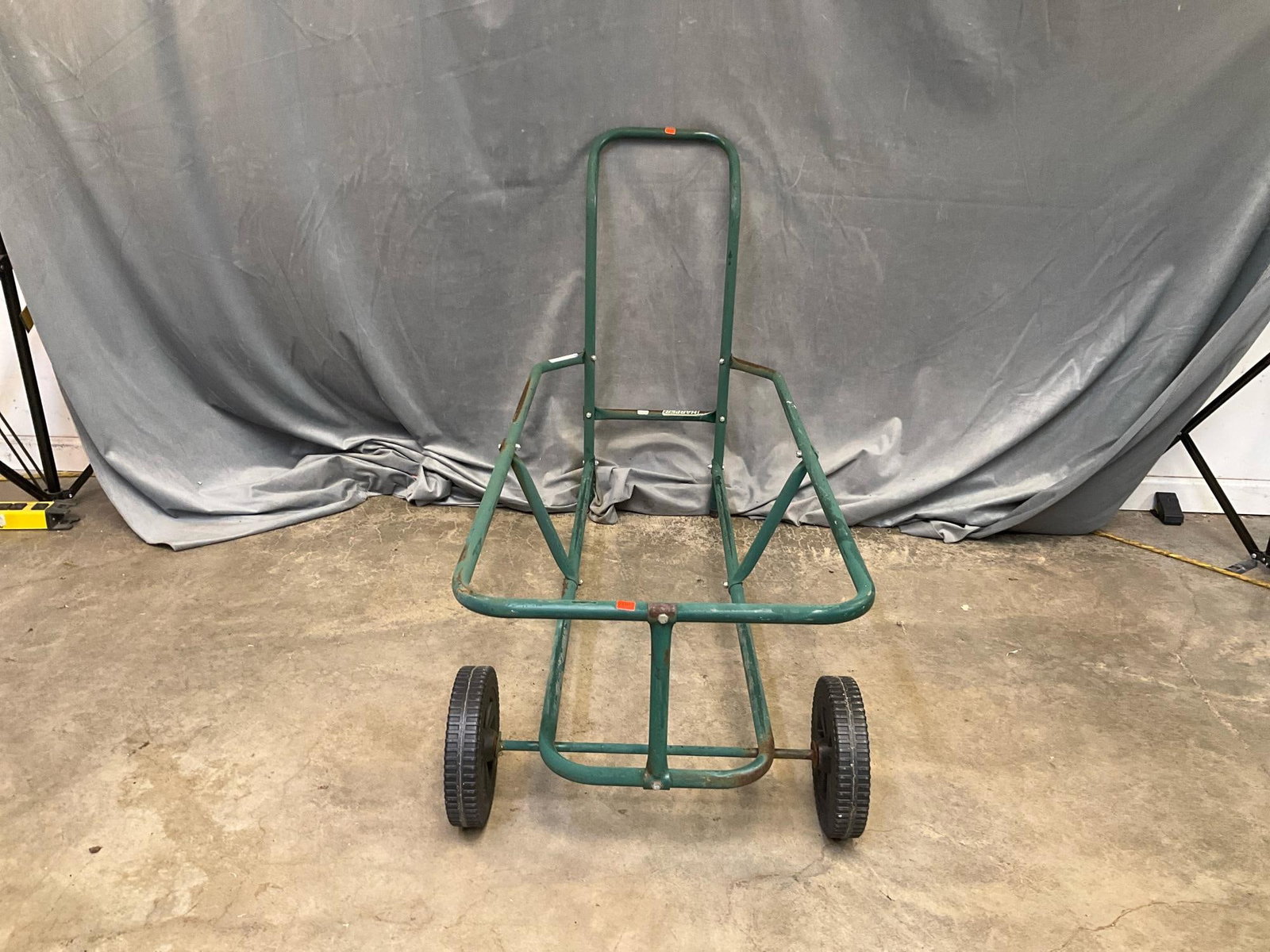 Garbage Can Rack - 4