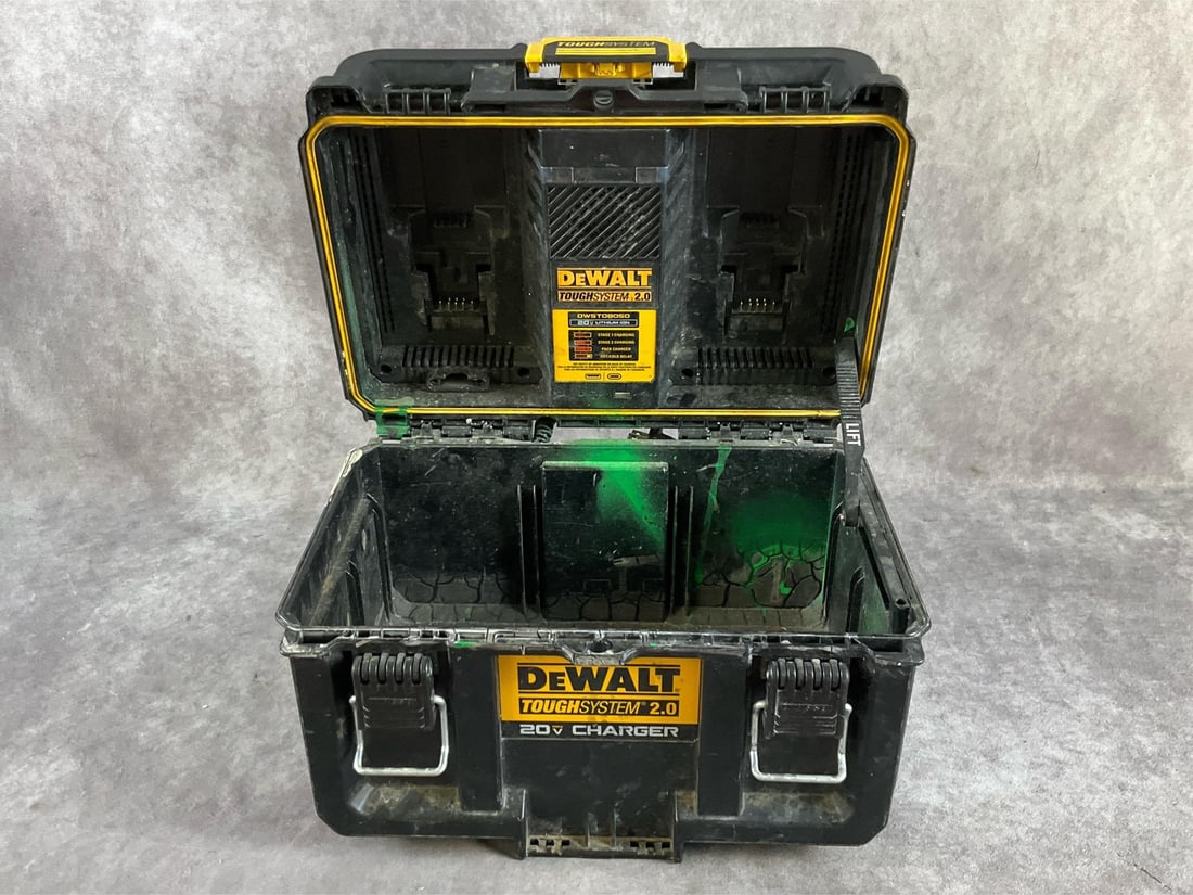 Dewalt Charger - 5