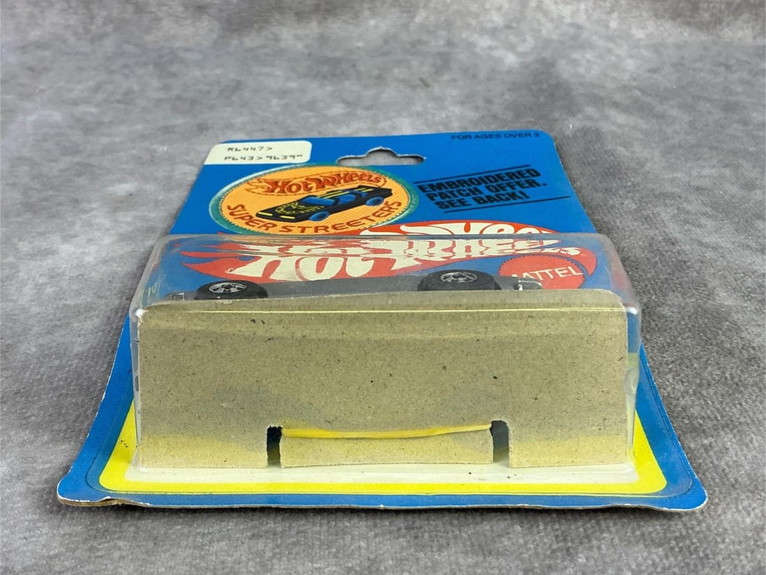 Hot Wheels - 8