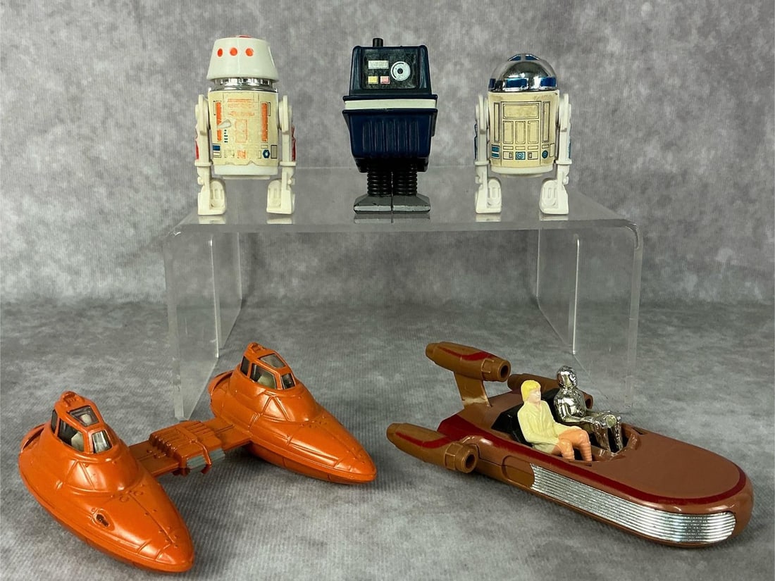 Star Wars Figures & Vehicles: 1977 R2-D2 made by GMFGI in Hong Kong, 1978 R5-D4 and Power Droid both made by GMFGI in Hong Kong, 1978 diecast Landspeeder made by GMFGI in Hong Kong, and a 1980 Bespin Twin-Pod Cloud Car made by
