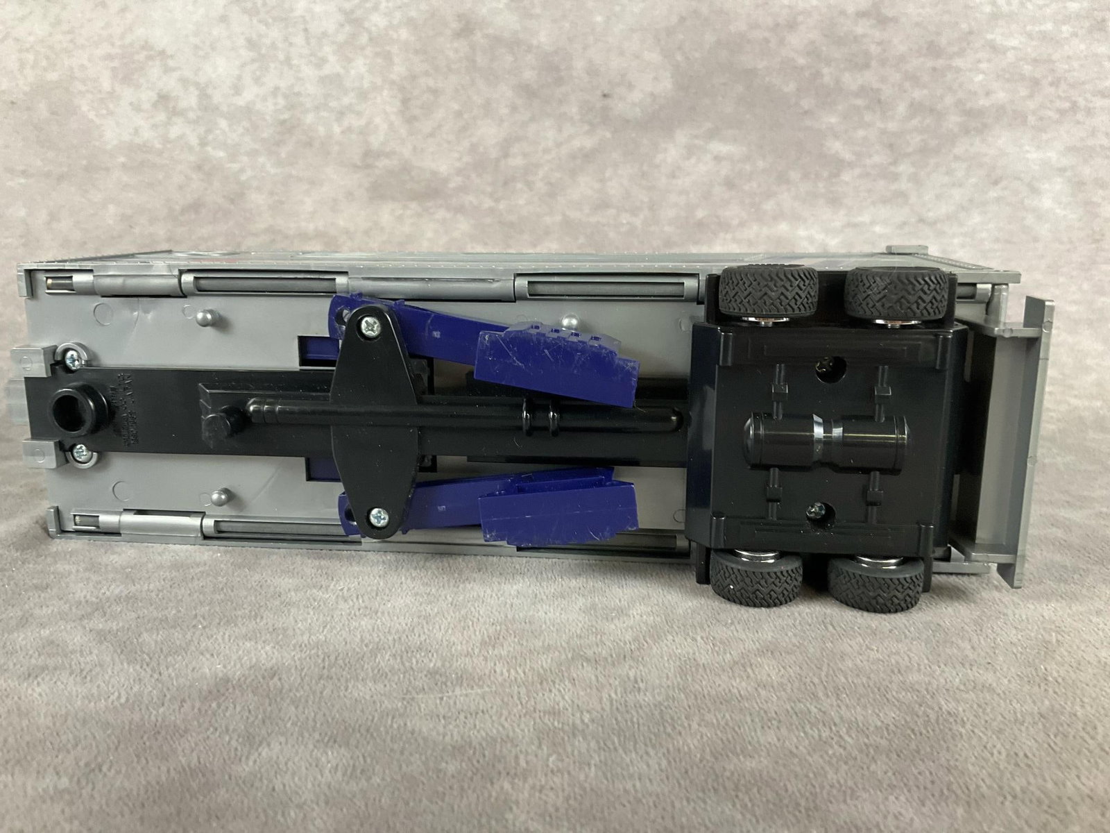 Transformers Autobot Commander Optimus Prime - 6