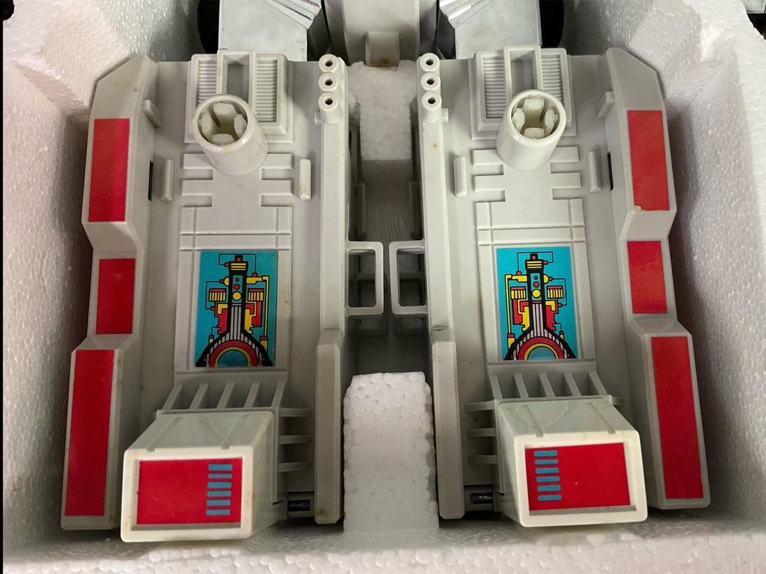 Transformers Heroic Autobot Metroplex - 11