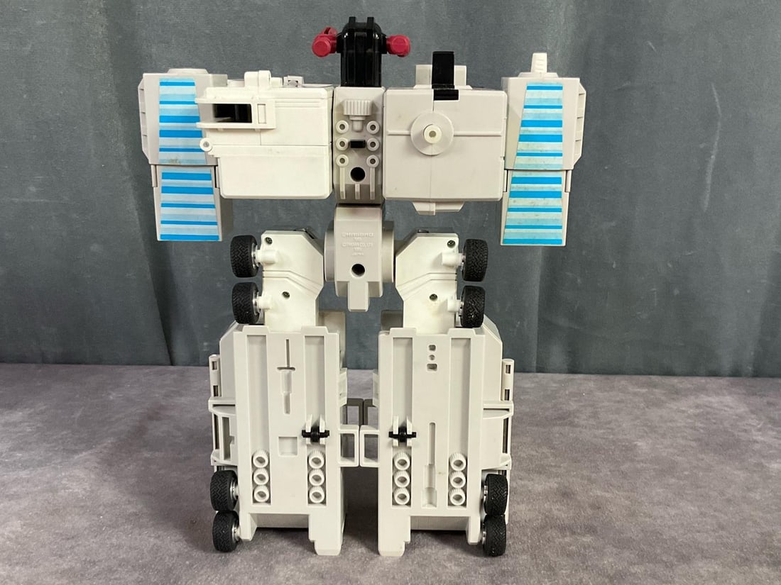 Transformers Heroic Autobot Metroplex - 6