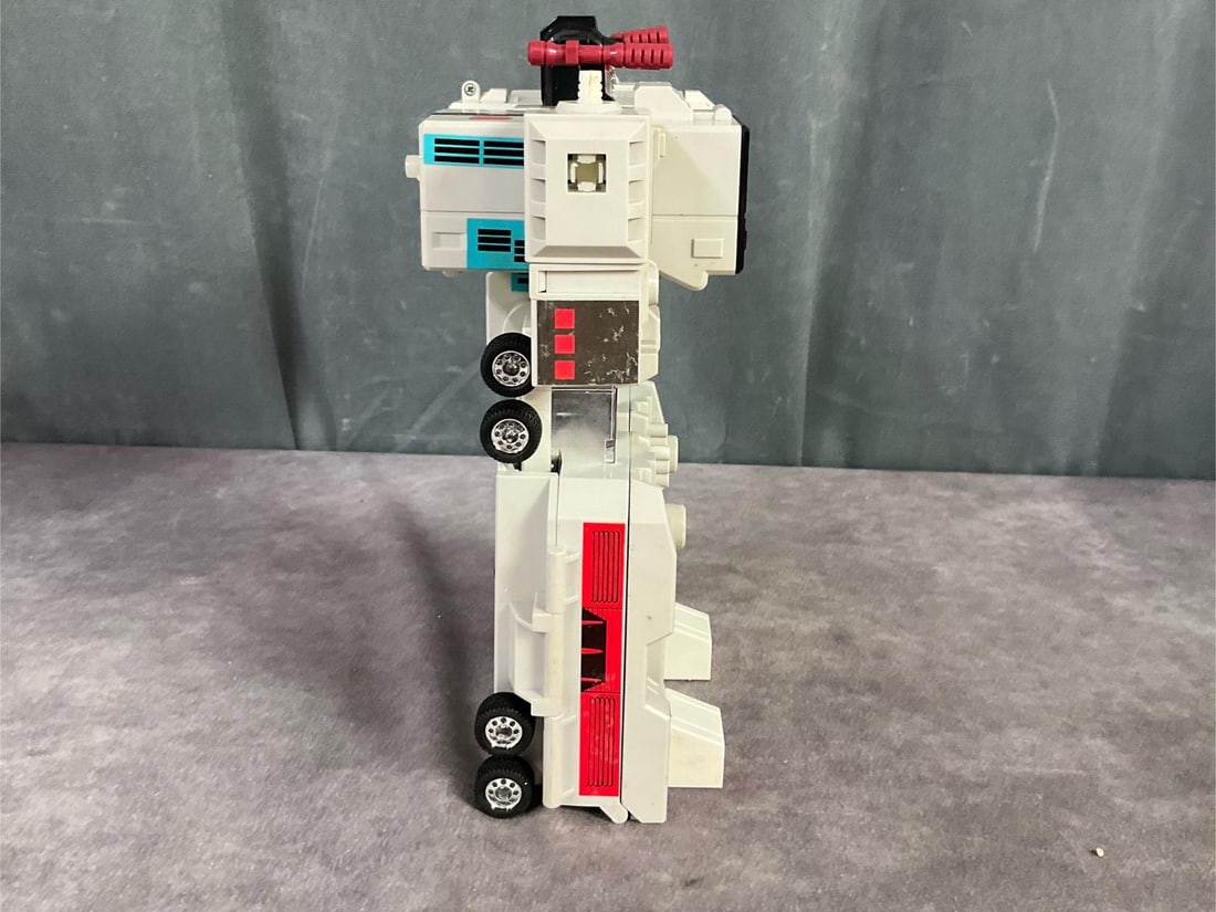 Transformers Heroic Autobot Metroplex - 7