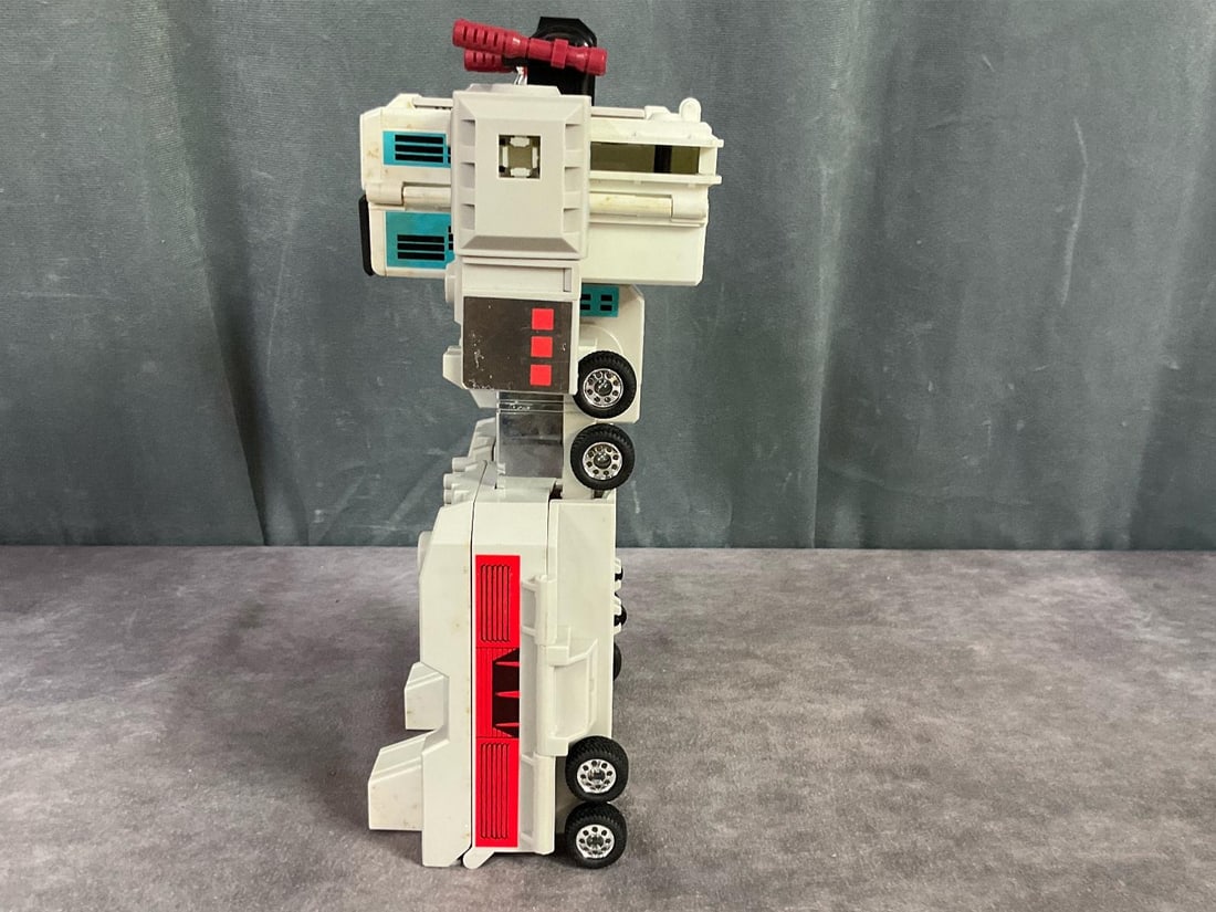 Transformers Heroic Autobot Metroplex - 8