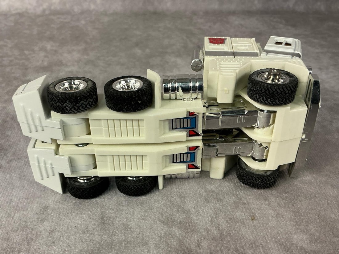 Ultra Magnus Transformer - 7