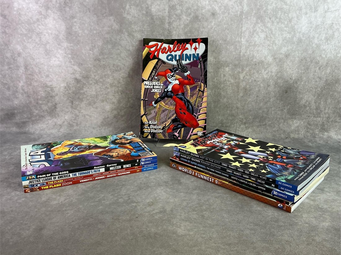 Modern DC Comics: Ten modern DC comics including Harley Quinn, Justice League, and more. All in good condition and each measures 6.5 inches wide x 10.25 inches tall.