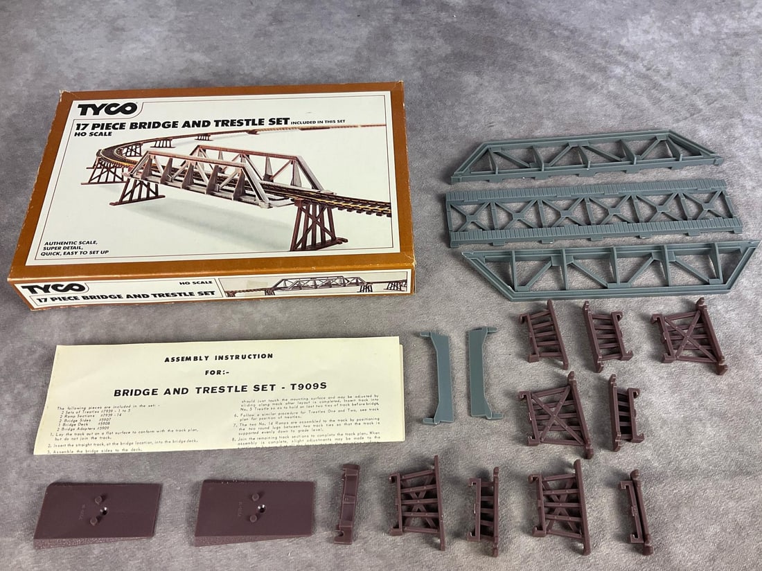 Tyco Midnight Special Electric Train Set - 15