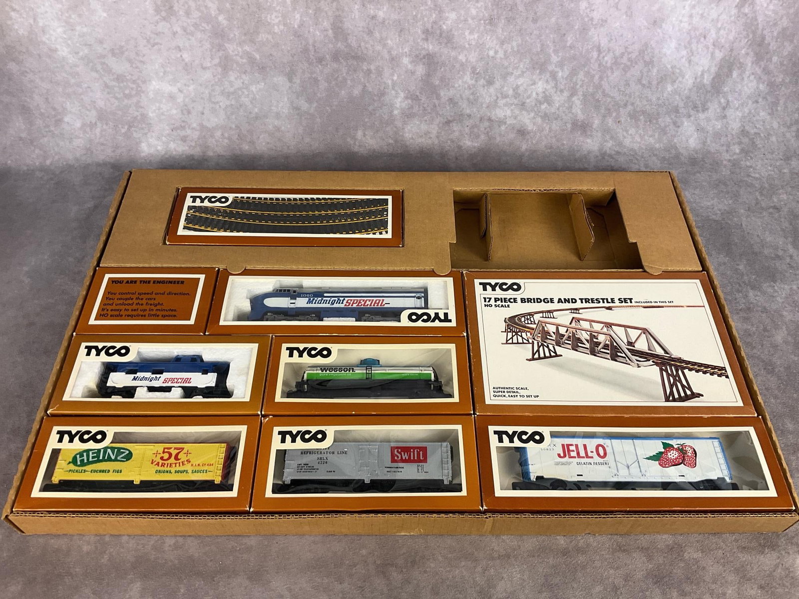 Tyco Midnight Special Electric Train Set (1 of 20)
