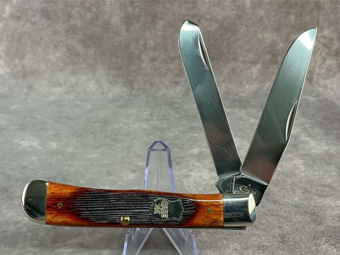 Case XX Knife: Slimline Case XX knife. Trapper, patterned 6254ss, tight snap. Closed measures 4.15 inches.