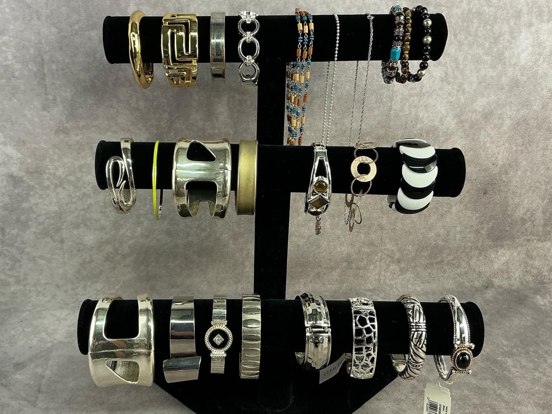 Bangle Delight & More - 4