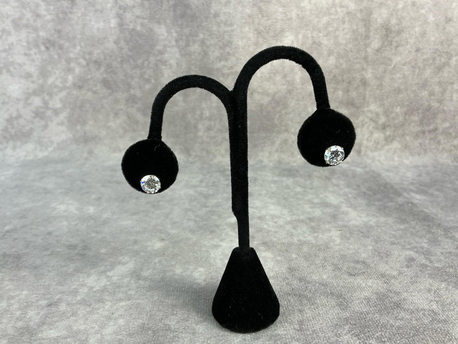 14kt Studs & More - 4