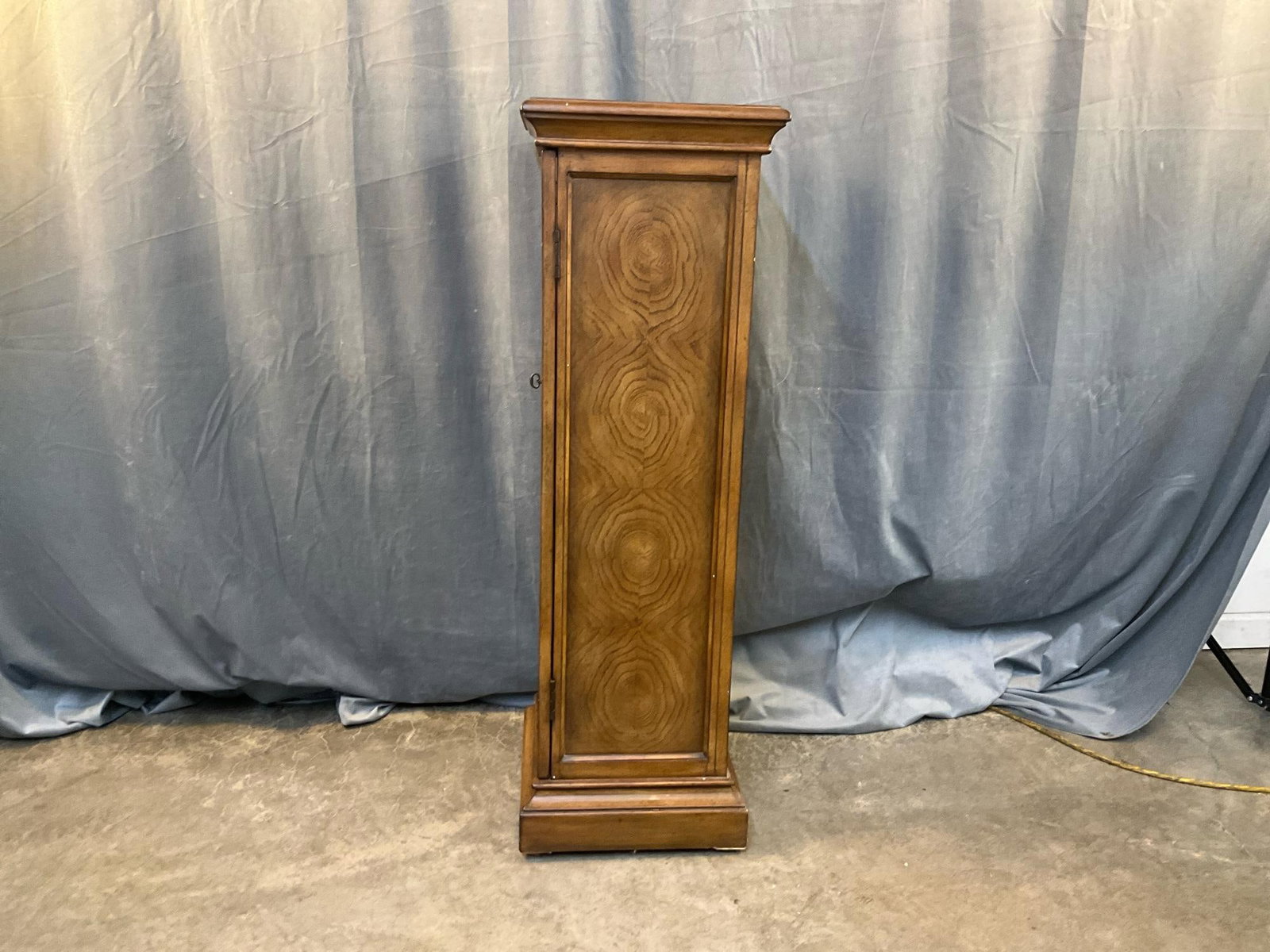 Cabinet/Pedestal - 6