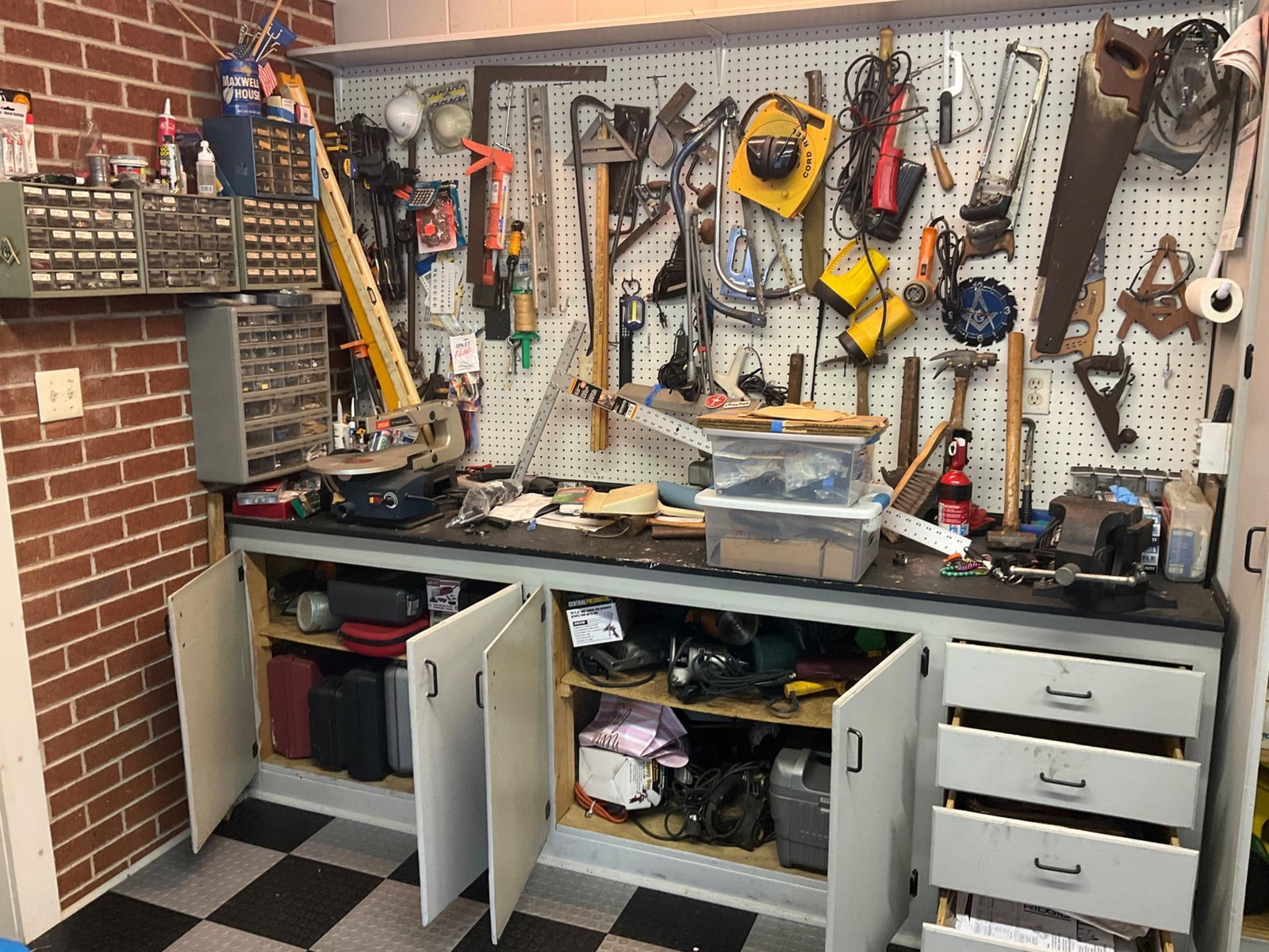 Wall and Cabinet Tools (1 of 14)
