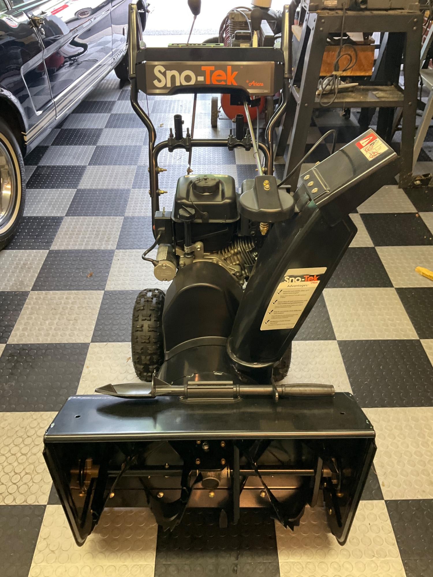 Snow Blower (1 of 9)