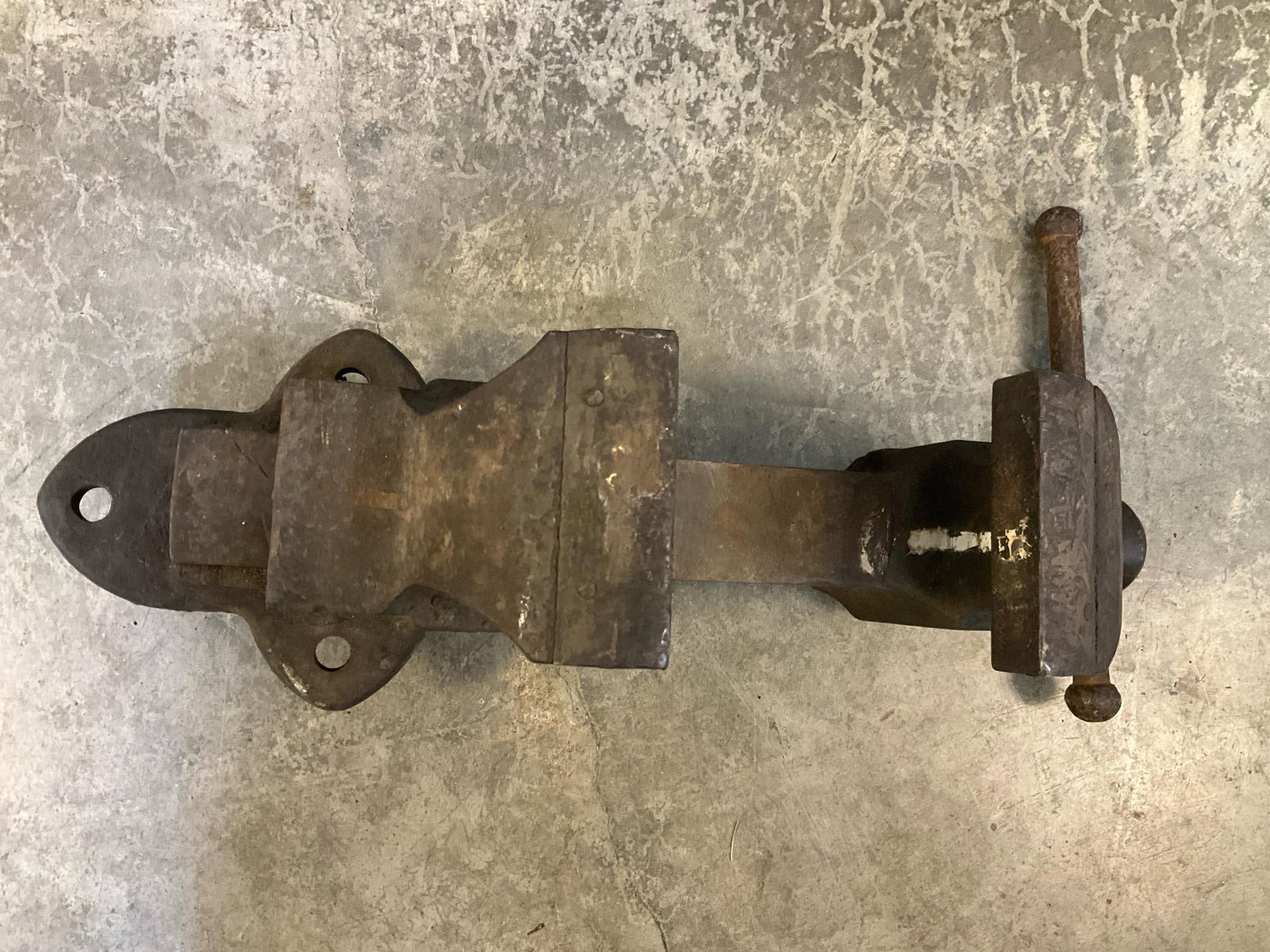 Bench Vise - 5