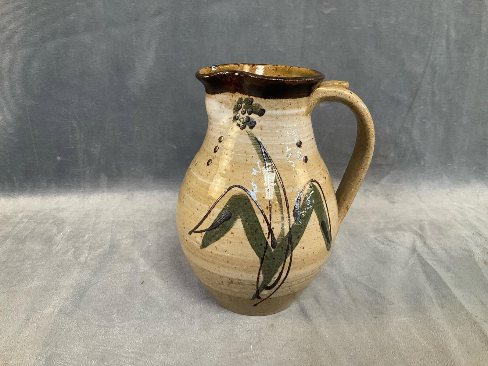 Art Pottery - 10