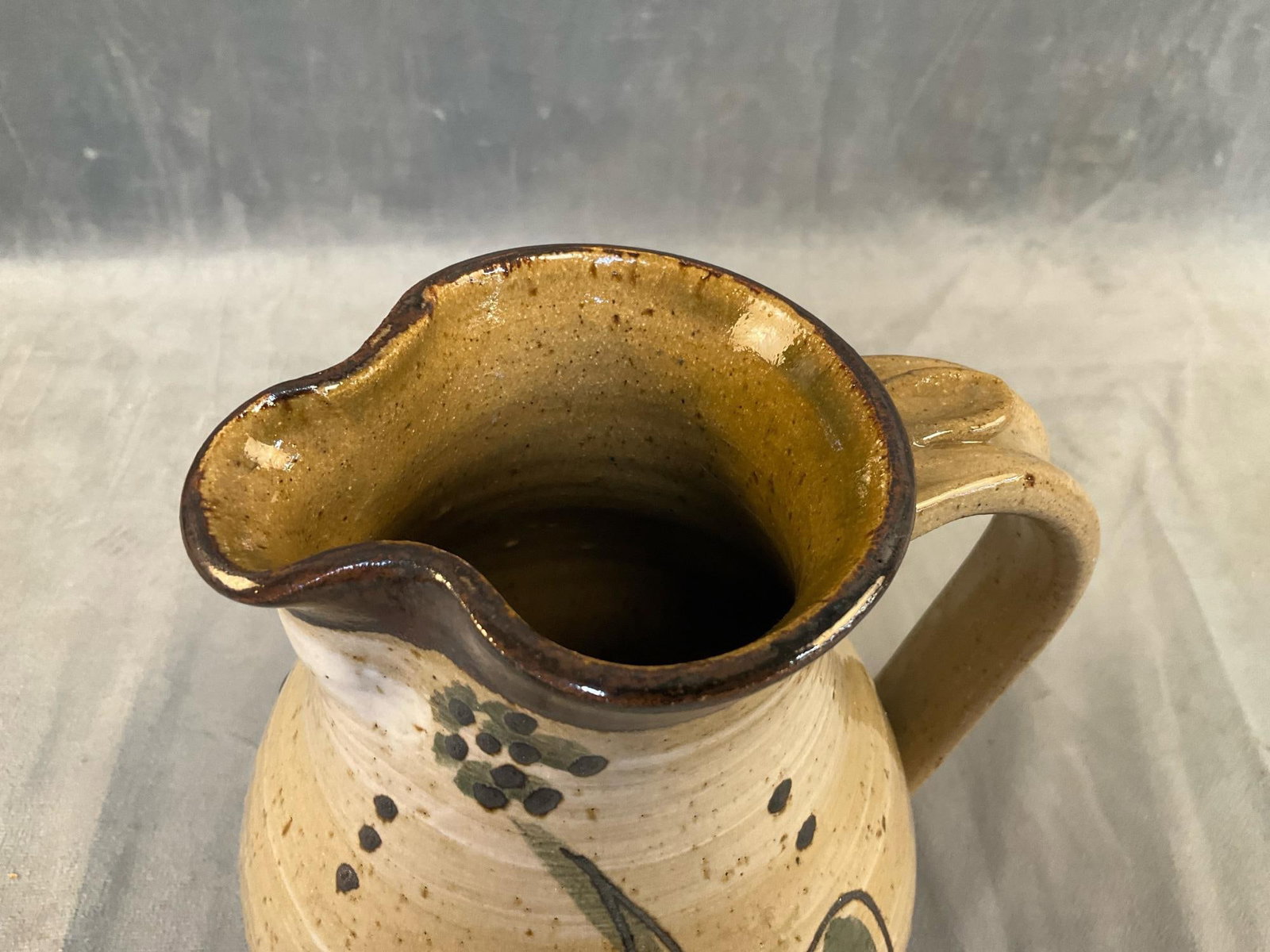 Art Pottery - 13