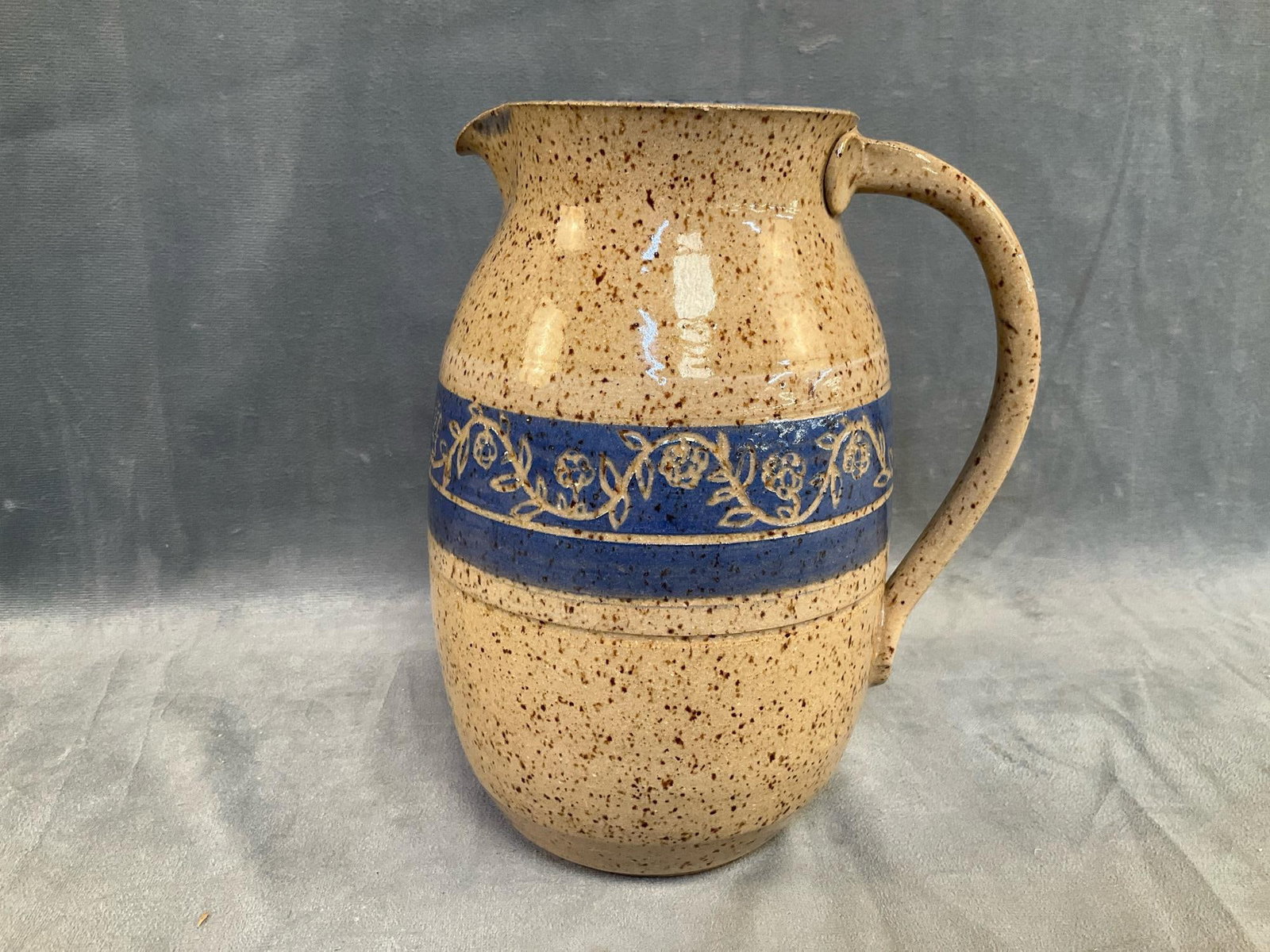 Art Pottery - 16