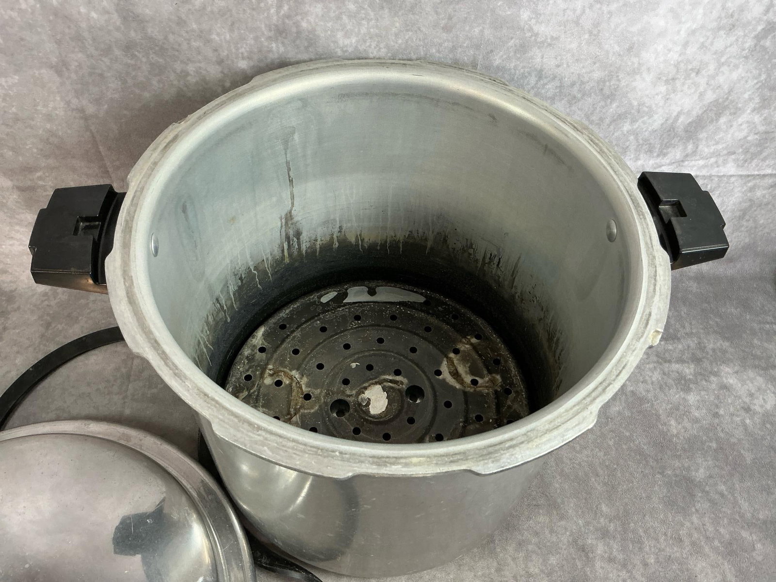 Pressure Canner & Scale - 3