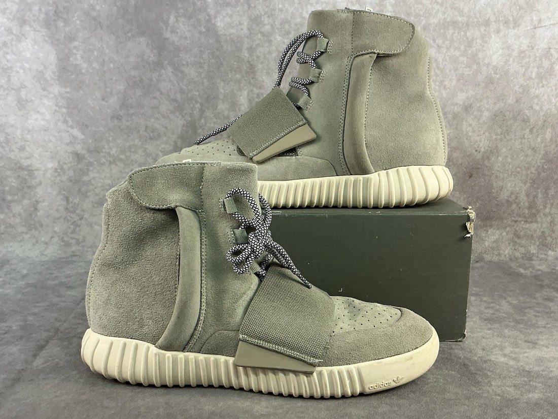 Yeezy Boost (1 of 9)