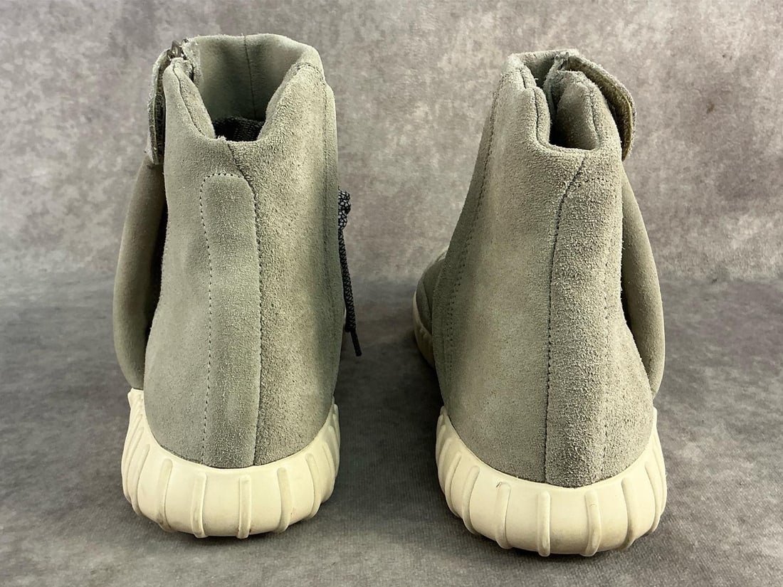 Yeezy Boost - 4