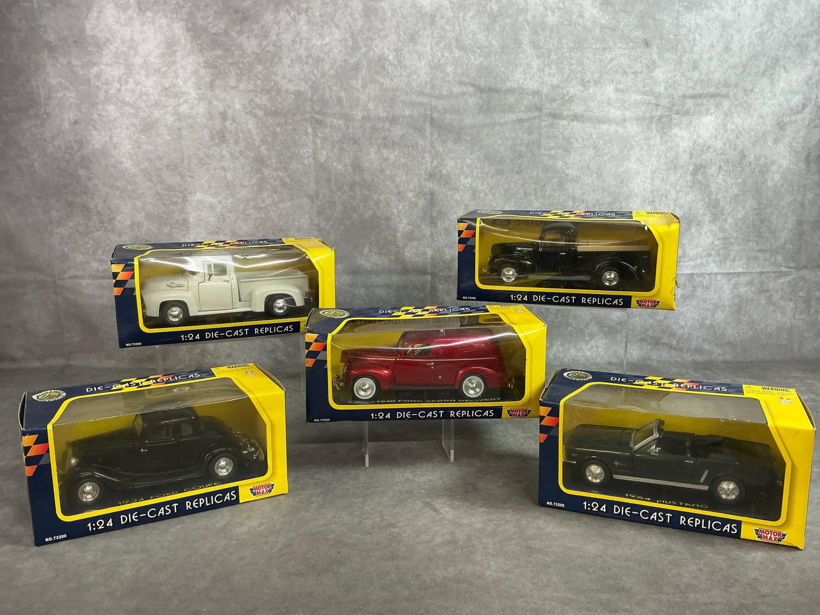 Diecast Collectors Model Cars (1 of 13)