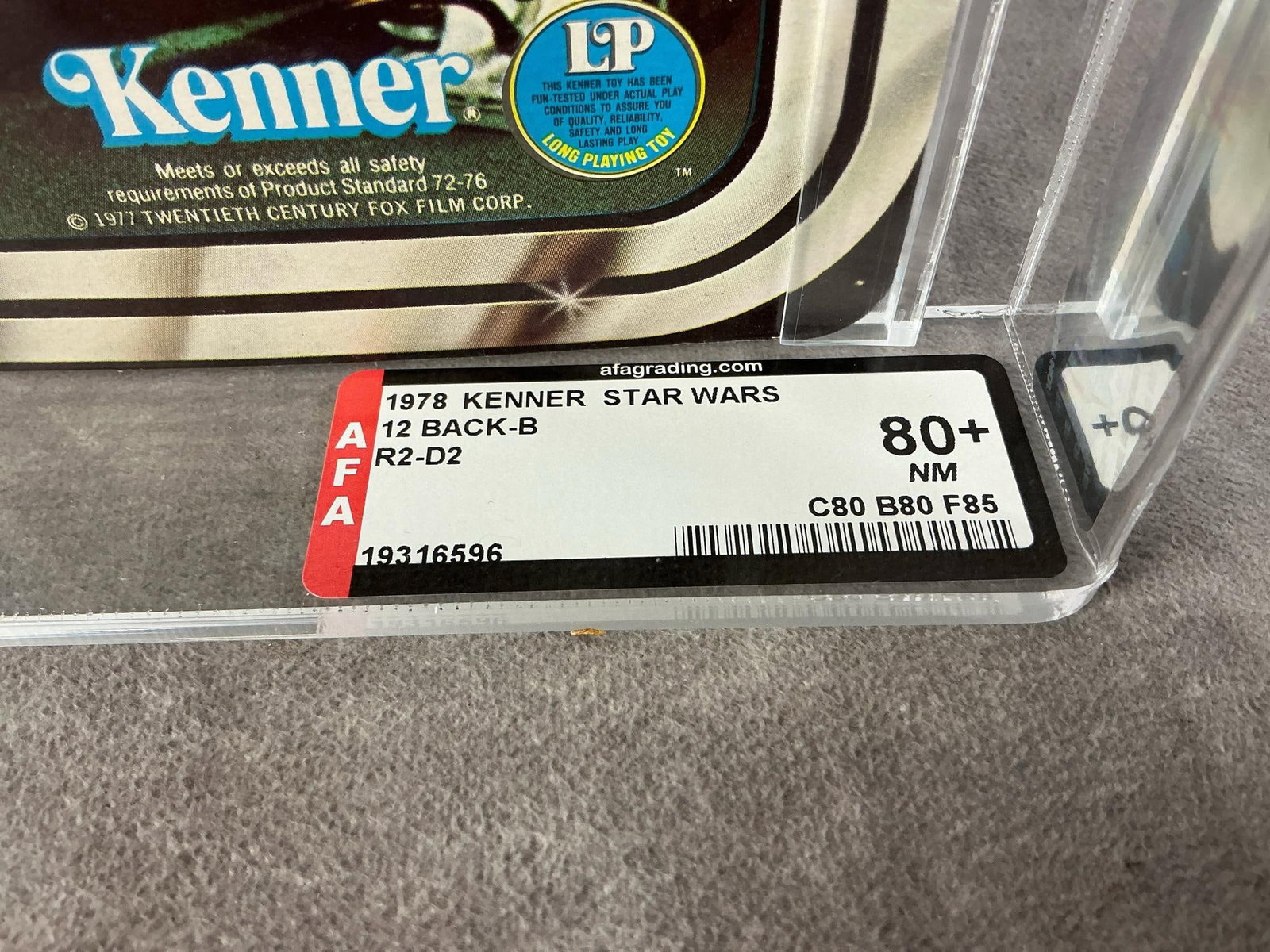 R2-D2 80+ NM - 3