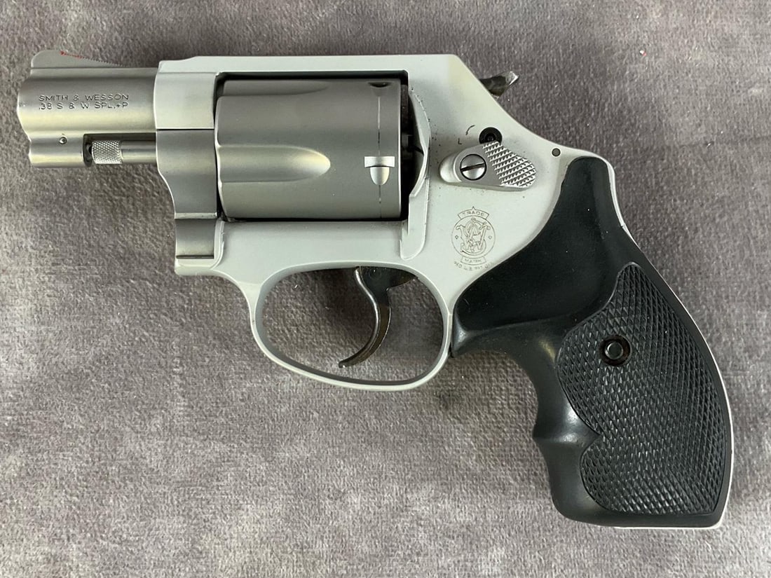 Smith & Wesson Airweight Revolver (1 of 7)