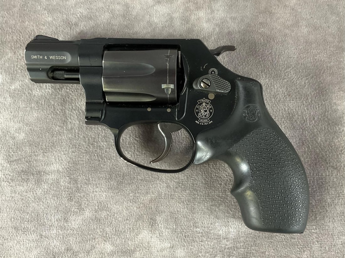 Smith & Wesson Airweight Revolver (1 of 12)