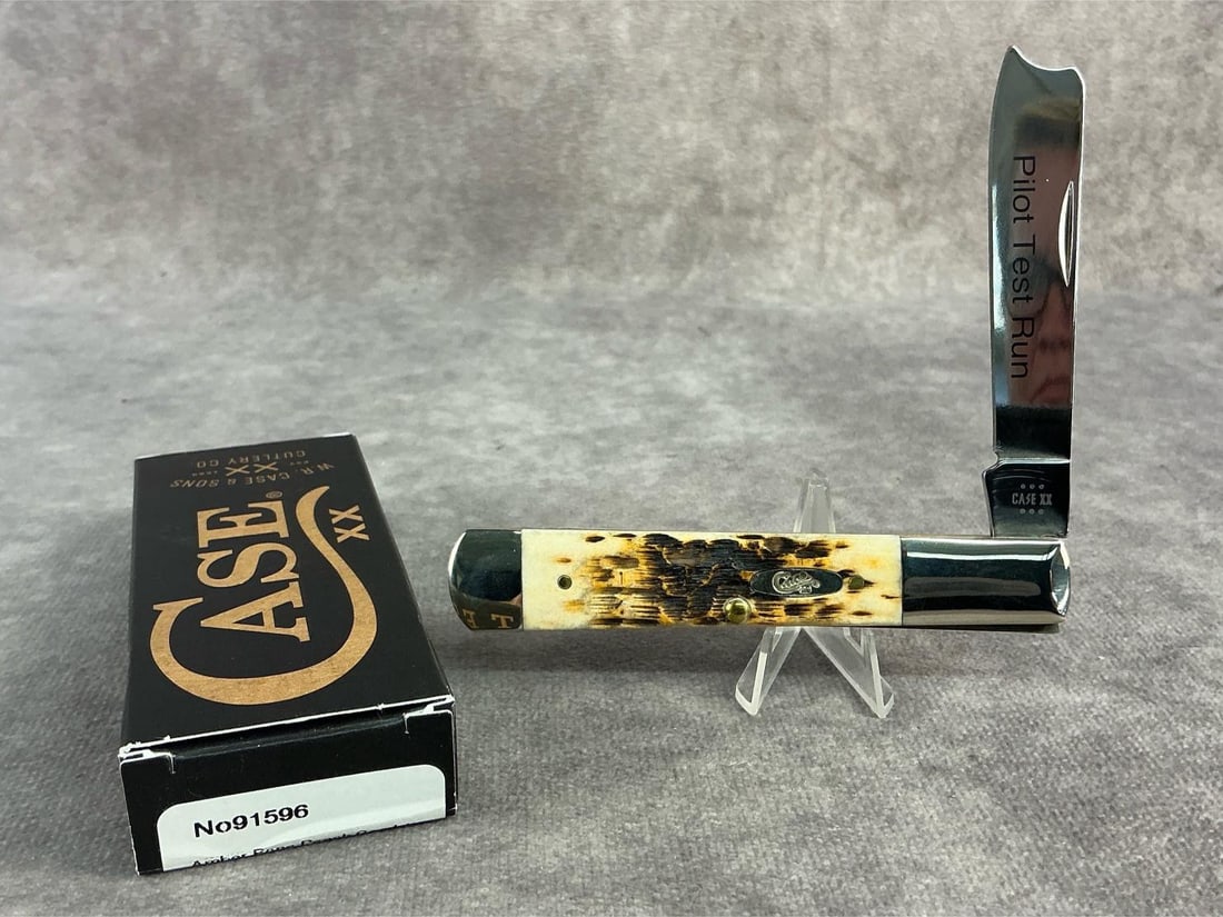 Pilot Test Run Knife: Case XX Pilot Test Run Knife. Razor, patterned 61005RAZ, tight snap and comes with original box. Box measures 4.5 inches wide x 1.75 inches tall.