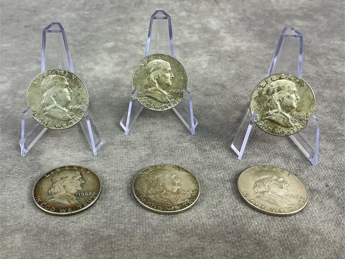 Franklin Halves: Six 1962 Franklin half dollars, 90% silver. All in fair to good circulated condition. Total weight 2.39 ozt.