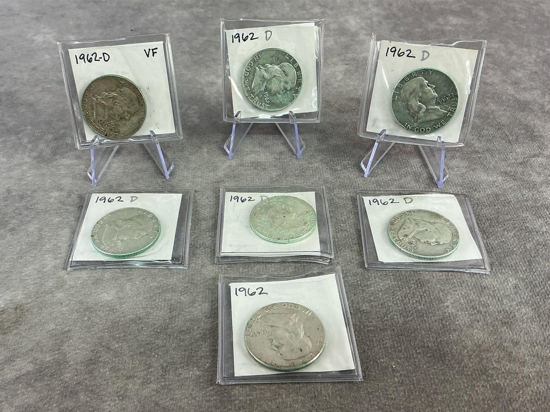 Franklin Halves: Seven 1962 Franklin half dollars, 90% silver. All in fair to good circulated condition. Total weight 3.30 ozt.
