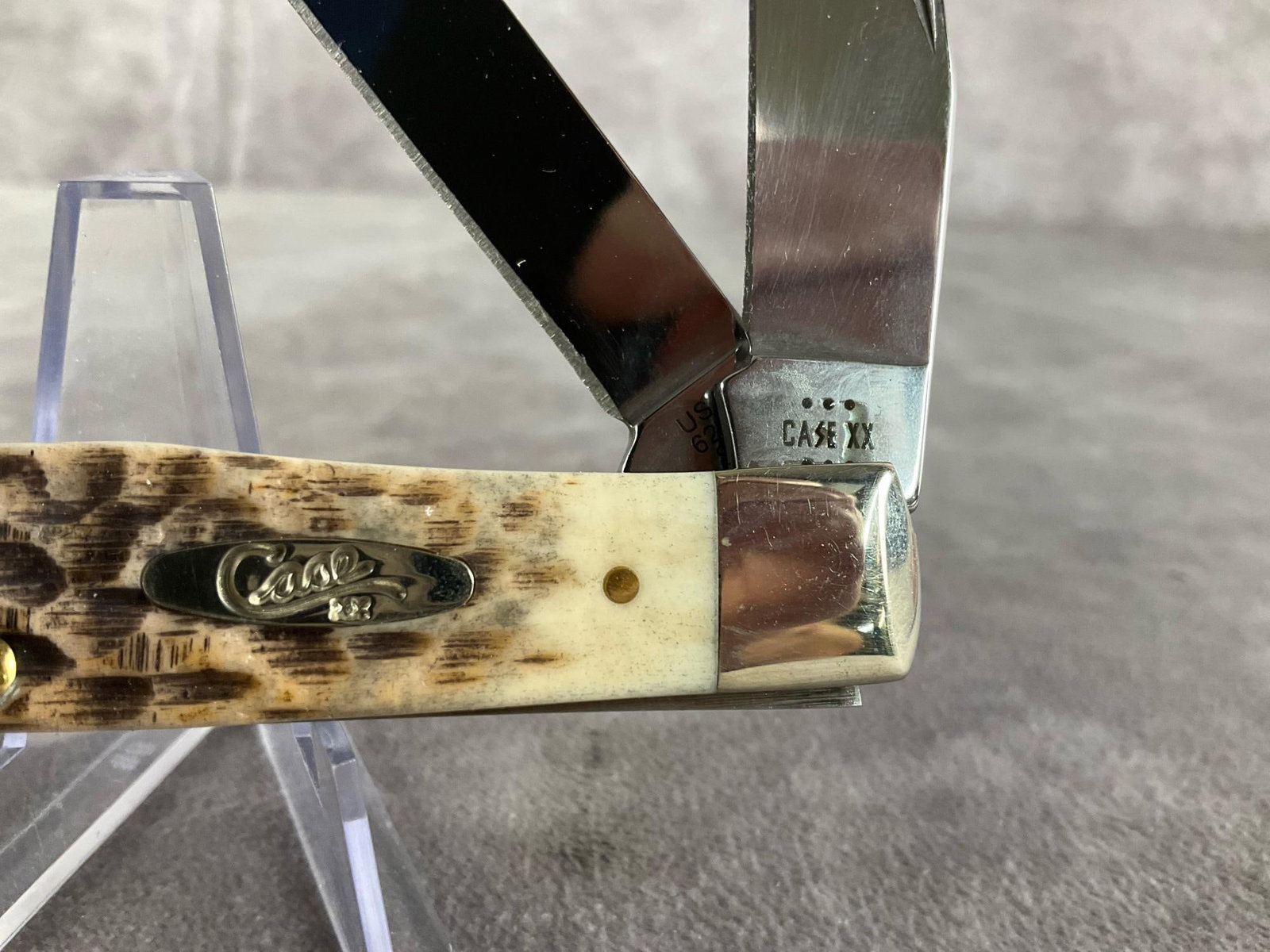Amber Jigged Bone Knife - 3