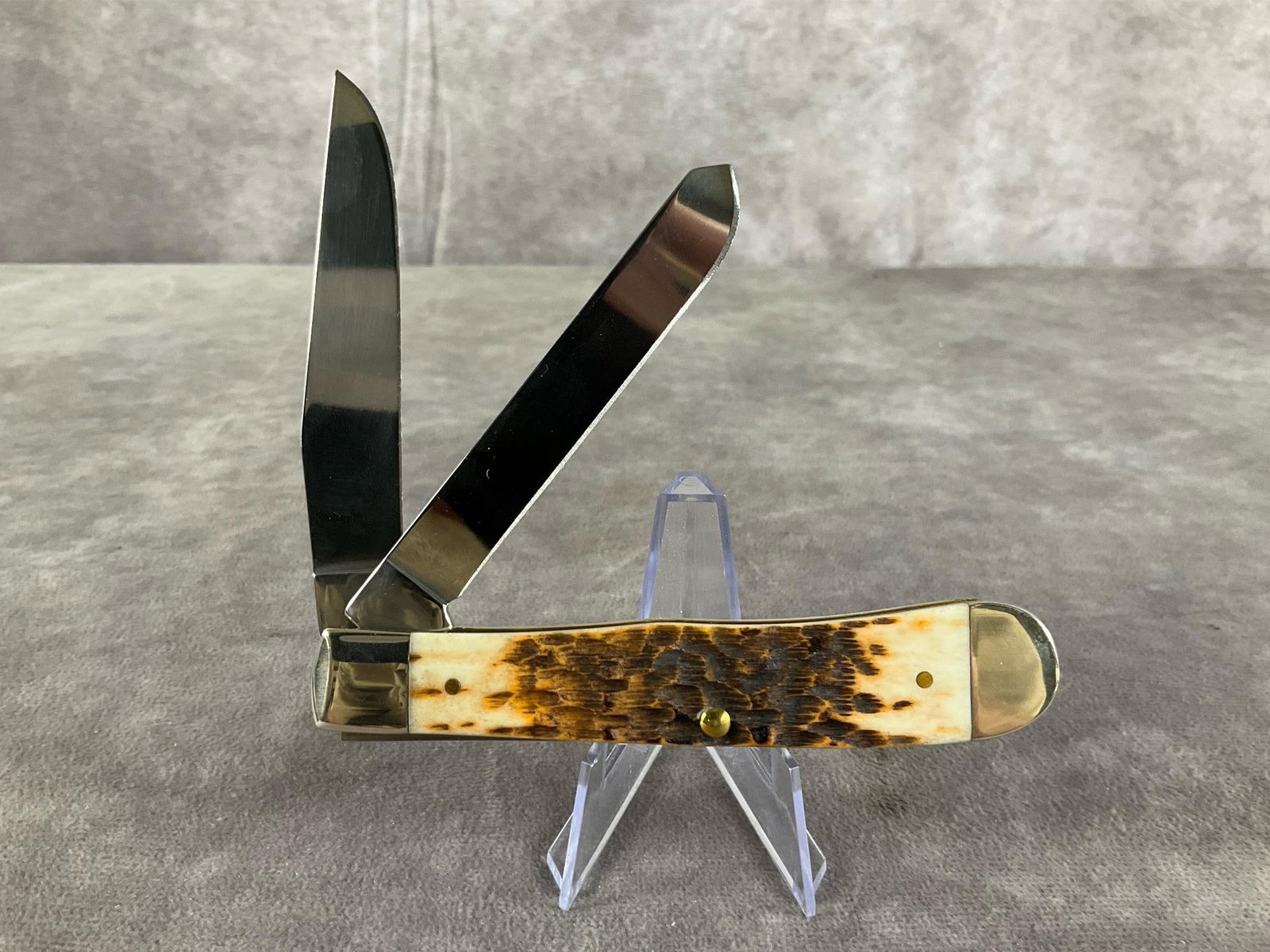 Amber Jigged Bone Knife - 4