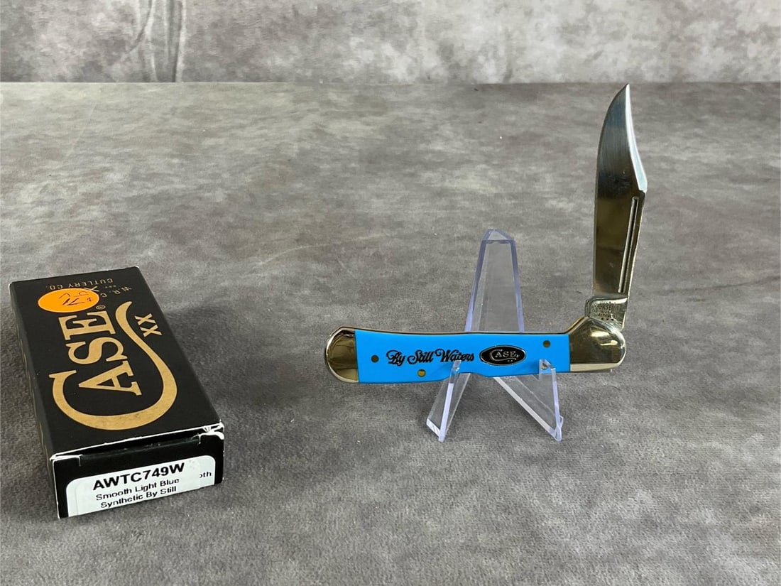 Smooth Light Blue Synthetic Knife: Case XX By Still Waters mini copperLock 41749l ss. Tight snap, includes original box. Box measures 4.5 inches wide X 1.75 inches tall.
