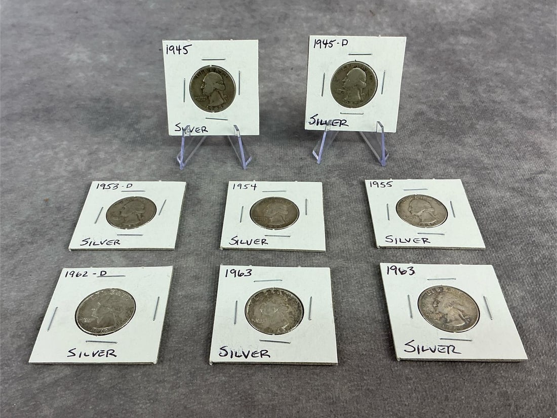 Pre 1964 Quarters: Eight 1945 through 1963 Washington head quarters. All in good circulated condition. Total weight 2.16 ozt.