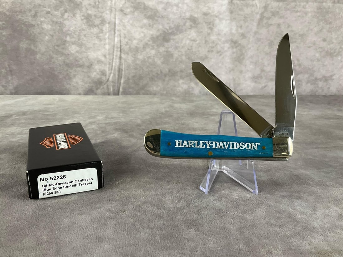 Caribbean Blue Bone Knife: Case XX Harley Davidson Trapper pattern 6254ss . Tight snap, includes original box. Box measures 4.5 inches wide X 1.75 inches tall.
