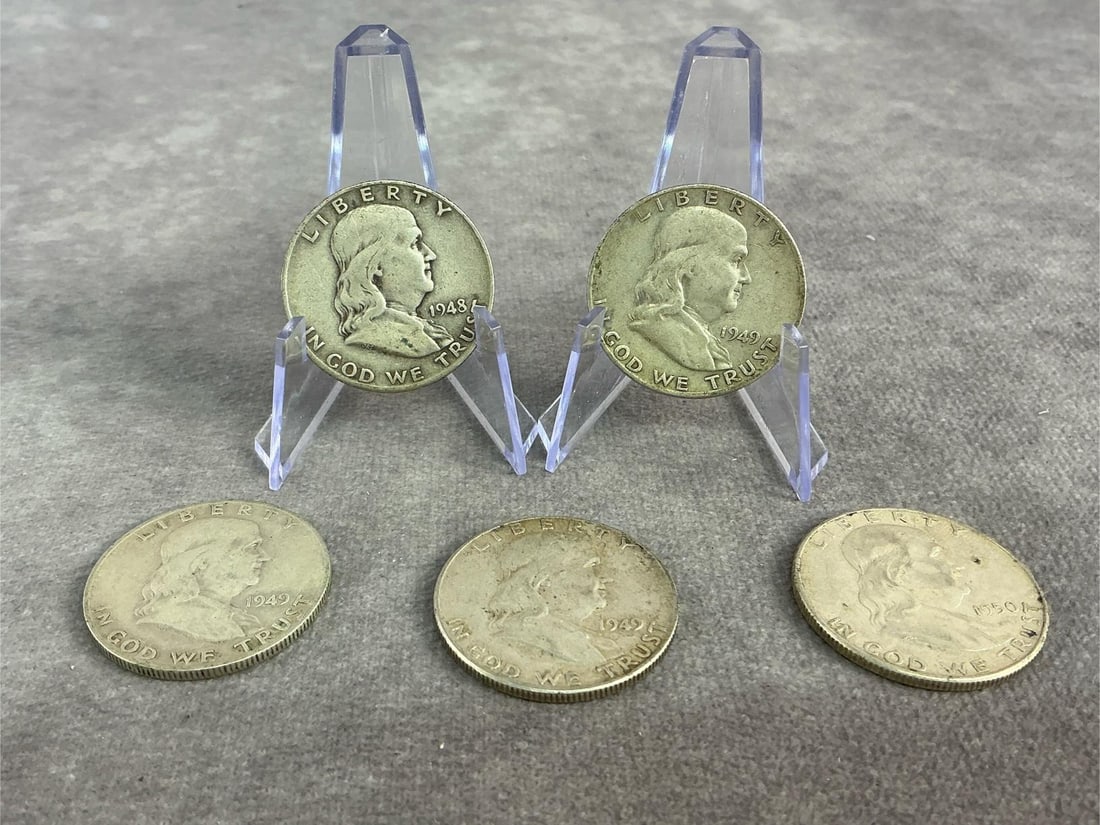 Benjamin Halves: Five Benjamin Franklin half dollars ranging from 1948 to 1950, 90% silver. All in good circulated condition. Total weight 2.00 ozt.